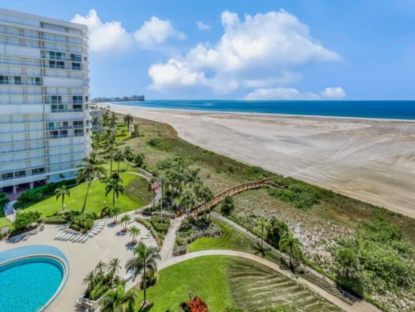 18th Floor Gulf View 2 Bedroom Beach Condo in Marco Island
