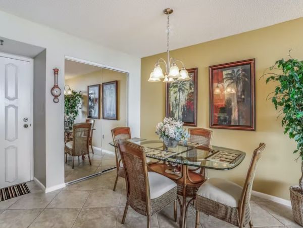18th Floor Gulf View 2 Bedroom Beach Condo in Marco Island