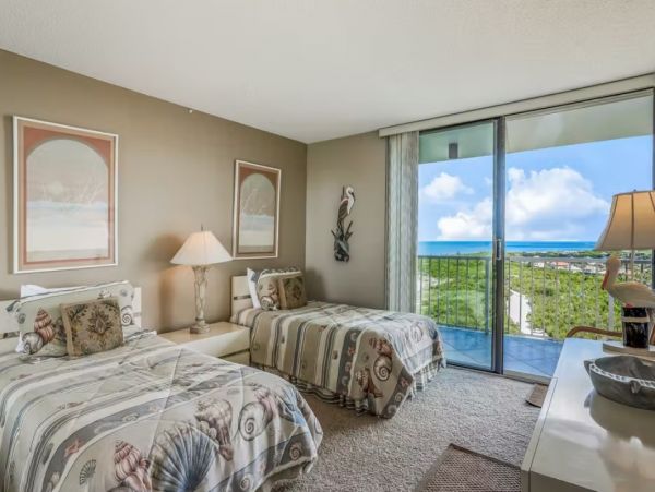 18th Floor Gulf View 2 Bedroom Beach Condo in Marco Island