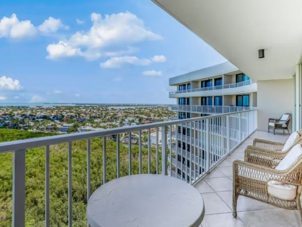 18th Floor Gulf View 2 Bedroom Beach Condo in Marco Island
