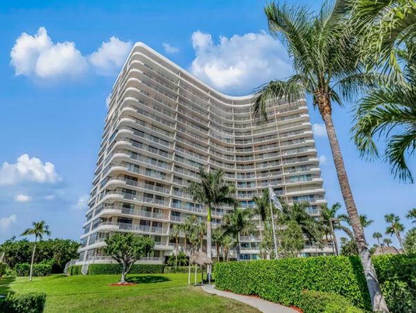 18th Floor Gulf View 2 Bedroom Beach Condo in Marco Island