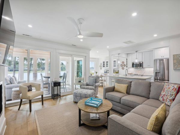 Hilton Head Luxury Vacation Home Short Walk to Beach Sleeps 6
