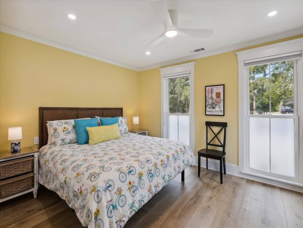Hilton Head Luxury Vacation Home Short Walk to Beach Sleeps 6