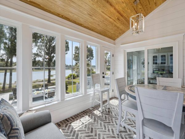 Hilton Head Luxury Vacation Home Short Walk to Beach Sleeps 6