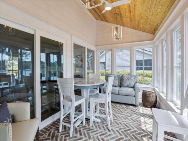 Hilton Head Luxury Vacation Home Short Walk to Beach Sleeps 6