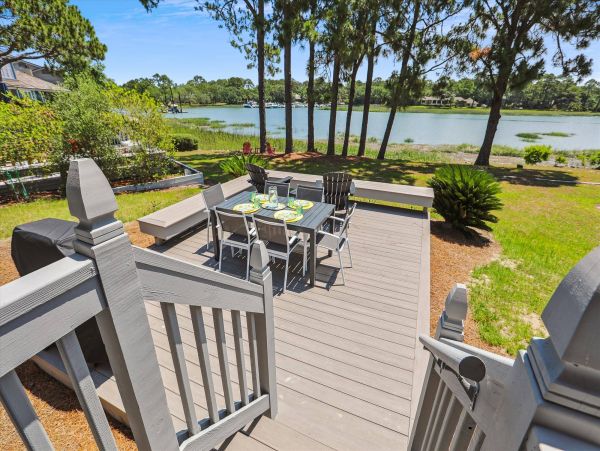 Hilton Head Luxury Vacation Home Short Walk to Beach Sleeps 6