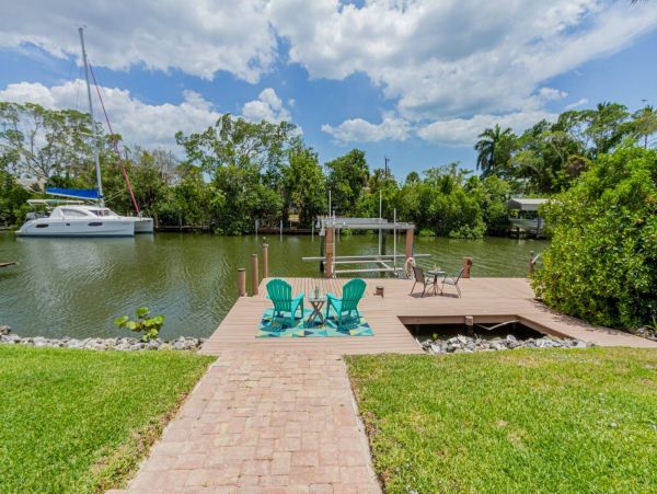 Canalfront Three Bedroom Vacation Home with Private Pool