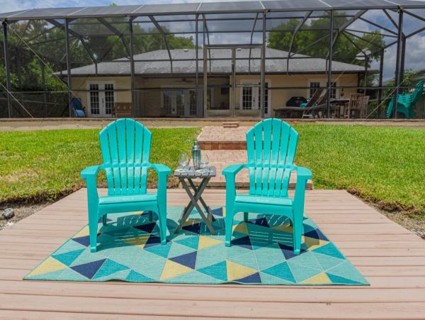 Canalfront Three Bedroom Vacation Home with Private Pool