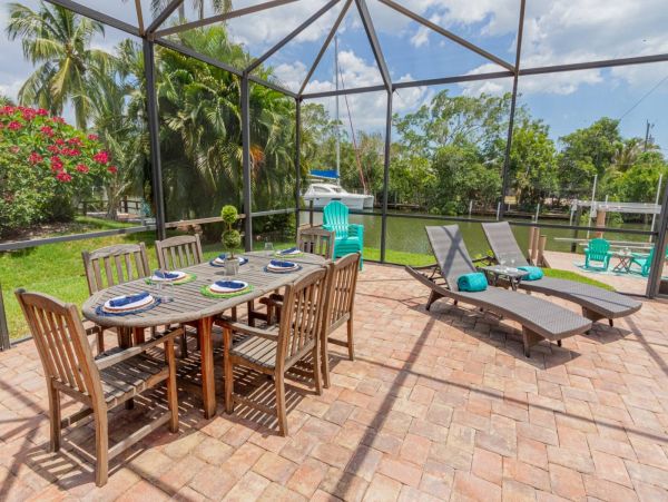 Canalfront Three Bedroom Vacation Home with Private Pool