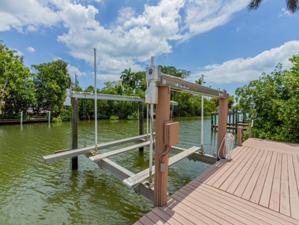 Canalfront Three Bedroom Vacation Home with Private Pool