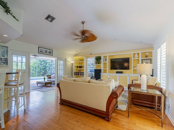 Canalfront Three Bedroom Vacation Home with Private Pool