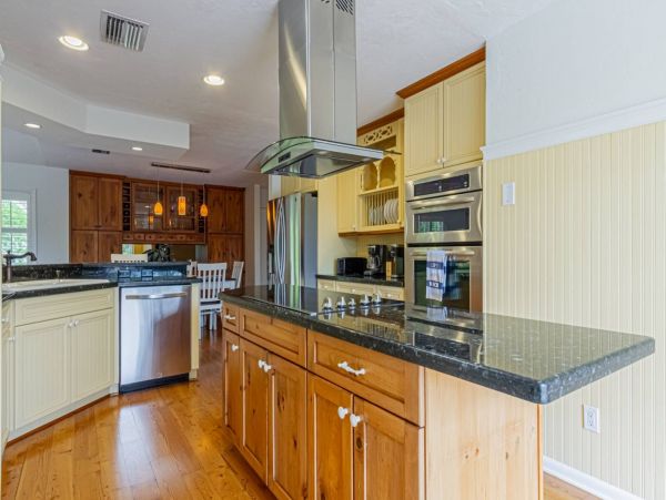 Canalfront Three Bedroom Vacation Home with Private Pool