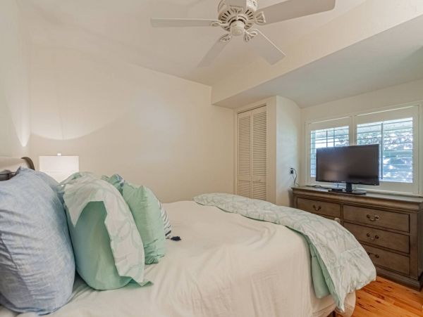 Canalfront Three Bedroom Vacation Home with Private Pool