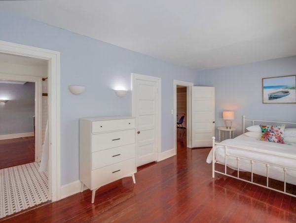 La Jolla 6 Bedroom Home Short Walk to Beach