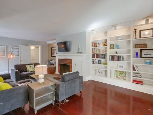 La Jolla 6 Bedroom Home Short Walk to Beach