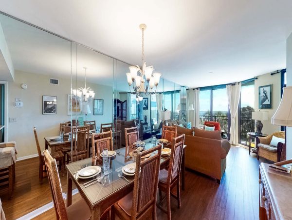 Lovely 3 Bedroom Condo Ocean Front Sleeps 7