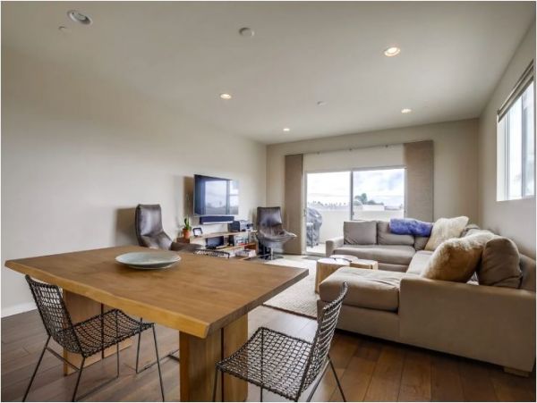 Pacific Beach 4 bedroom Condo 3 blocks from the beach