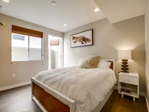 Pacific Beach 4 bedroom Condo 3 blocks from the beach