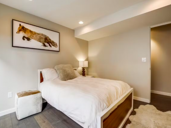 Pacific Beach 4 bedroom Condo 3 blocks from the beach