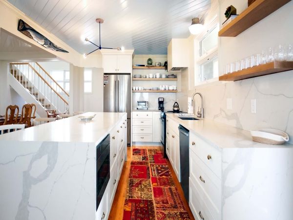 Oceanfront Vacation Home in Isle of Palms Sleeps Twelve Bedroom