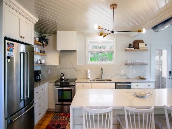 Oceanfront Vacation Home in Isle of Palms Sleeps Twelve Bedroom