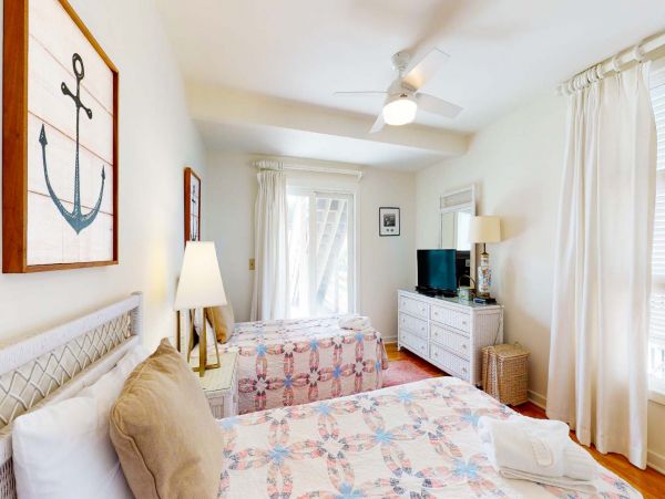 Oceanfront Vacation Home in Isle of Palms Sleeps Twelve Bedroom