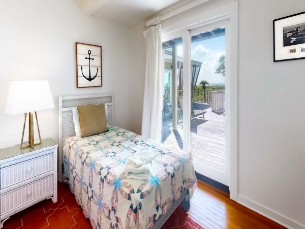 Oceanfront Vacation Home in Isle of Palms Sleeps Twelve Bedroom