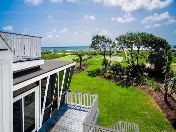 Oceanfront Vacation Home in Isle of Palms Sleeps Twelve Bedroom
