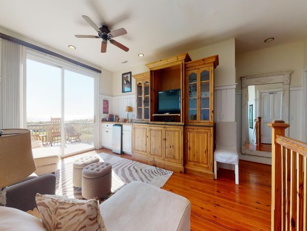 Oceanfront Isle of Palms Vacation Home Six bedroom