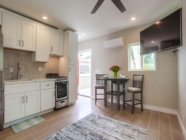 Amazing Six Bedroom Triplex in Ocean Beach