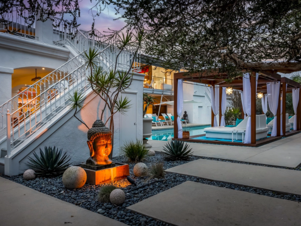 Luxurious Seven Bedroom Home in San Diego with Pool & Spa