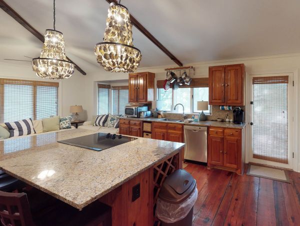 Isle Of Palms Home 1015144
