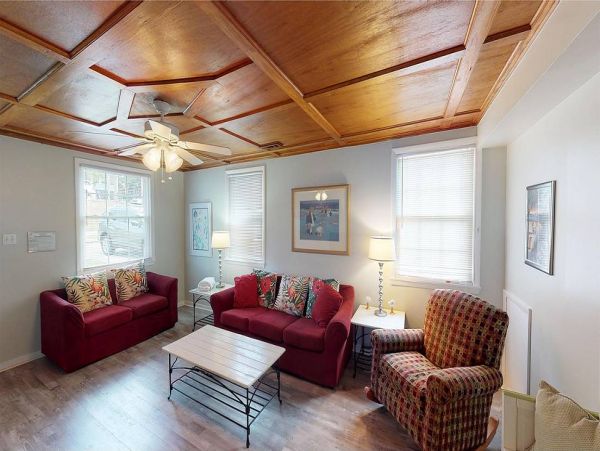 Isle Of Palms Home 1015150
