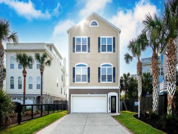 Isle of Palms Vacation Pool Home Walk to Beach