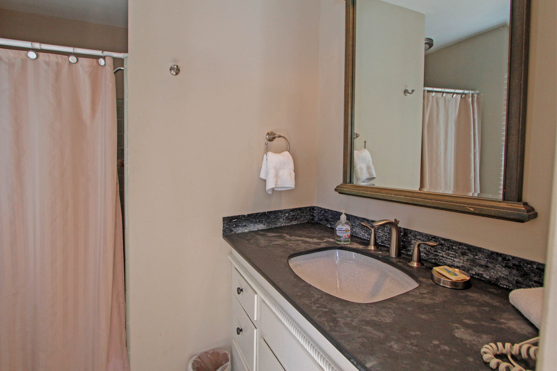 Isle Of Palms Home 1015169