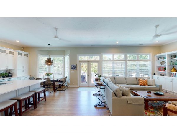 Isle Of Palms Home 1015170