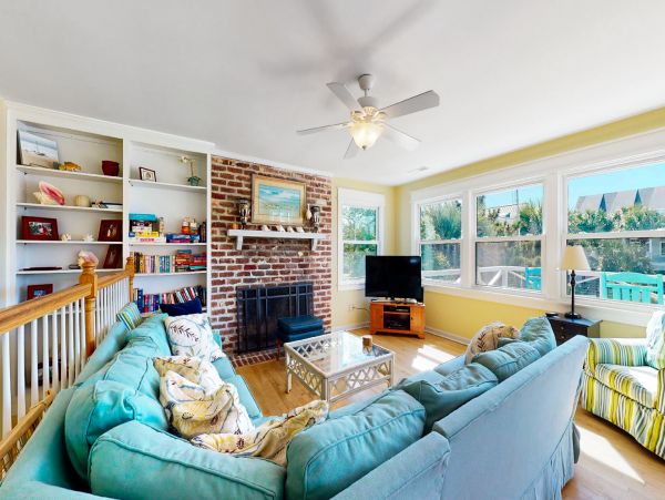 Classic 7 Bedroom Beach Home Sleeps 14 Guests