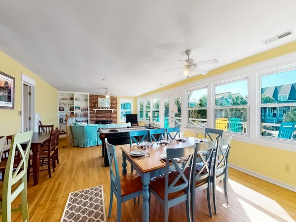 Classic 7 Bedroom Beach Home Sleeps 14 Guests