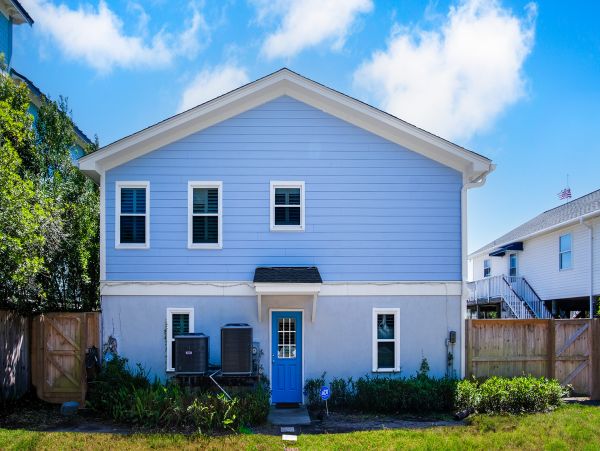 Classic 7 Bedroom Beach Home Sleeps 14 Guests