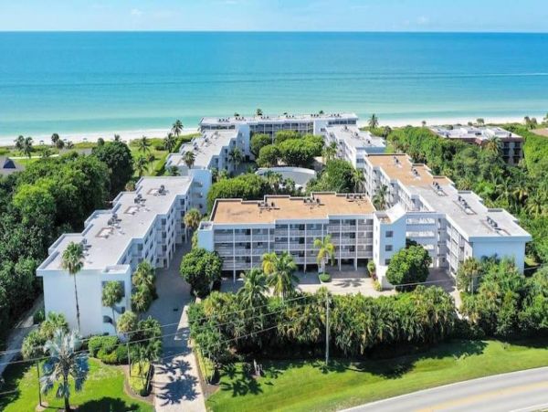 Charming Two Bedroom Condo in Sanibel Sleeps 6