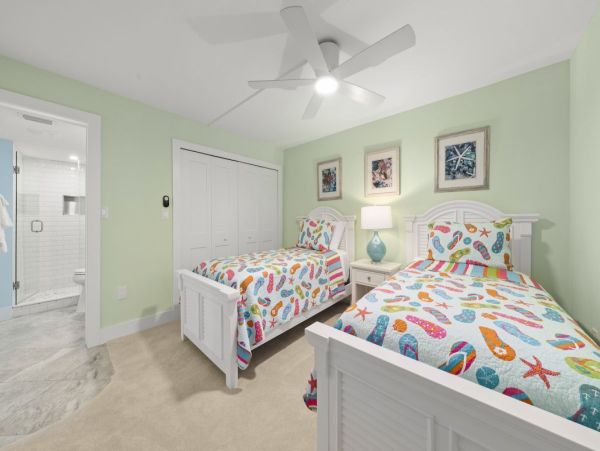 Charming Two Bedroom Condo in Sanibel Sleeps 6