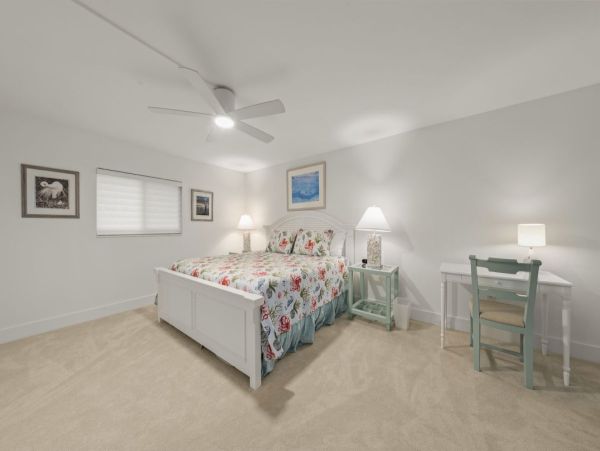 Charming Two Bedroom Condo in Sanibel Sleeps 6
