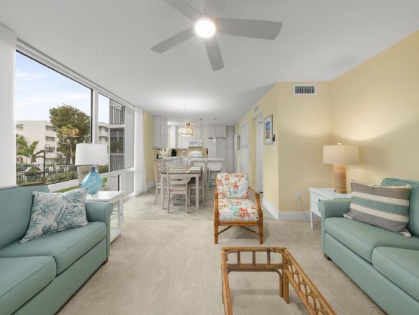 Charming Two Bedroom Condo in Sanibel Sleeps 6