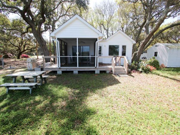 Isle Of Palms Home 1015175