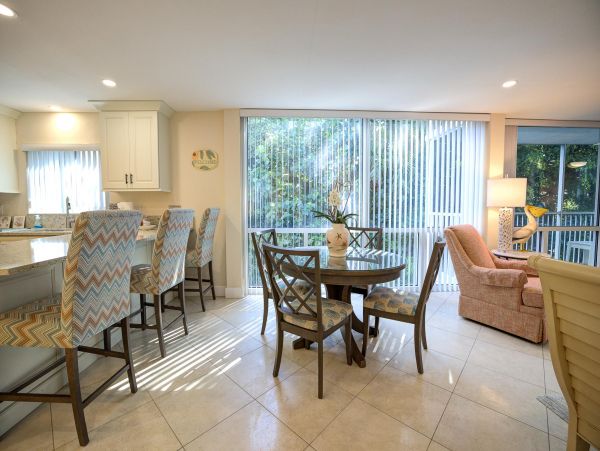 Sanibel Vacation Condo Two Bedrooms Walk To The Beach
