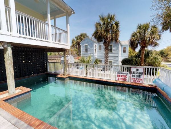 Isle of Palms Vacation Home Four Bedroom Walk to Beach