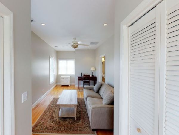 Isle of Palms Vacation Home Four Bedroom Walk to Beach