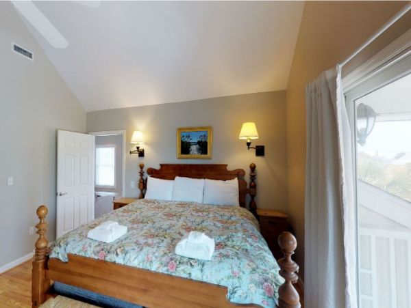 Isle of Palms Vacation Home Four Bedroom Walk to Beach