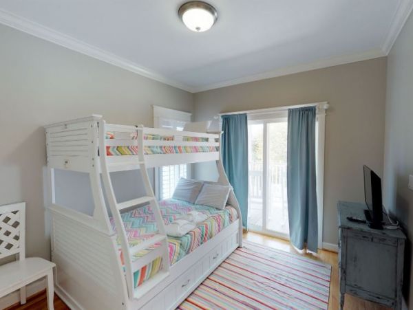 Isle of Palms Vacation Home Four Bedroom Walk to Beach