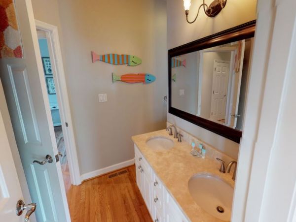 Isle of Palms Vacation Home Four Bedroom Walk to Beach